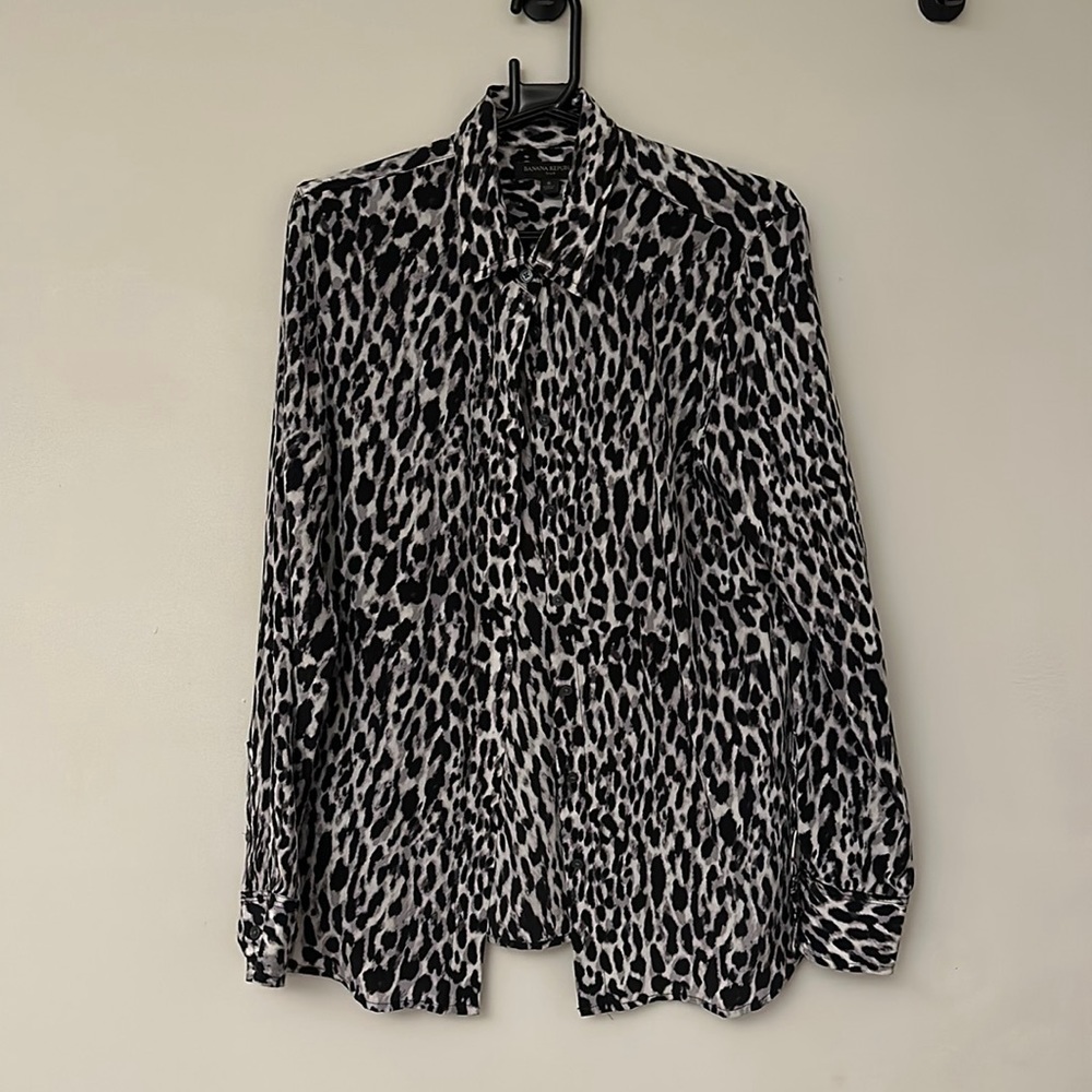 Banana Republic silk blouse size S